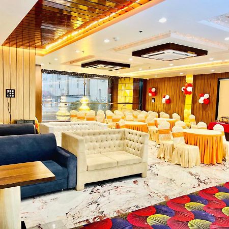 Hotel The Magnum à Deoghar Extérieur photo
