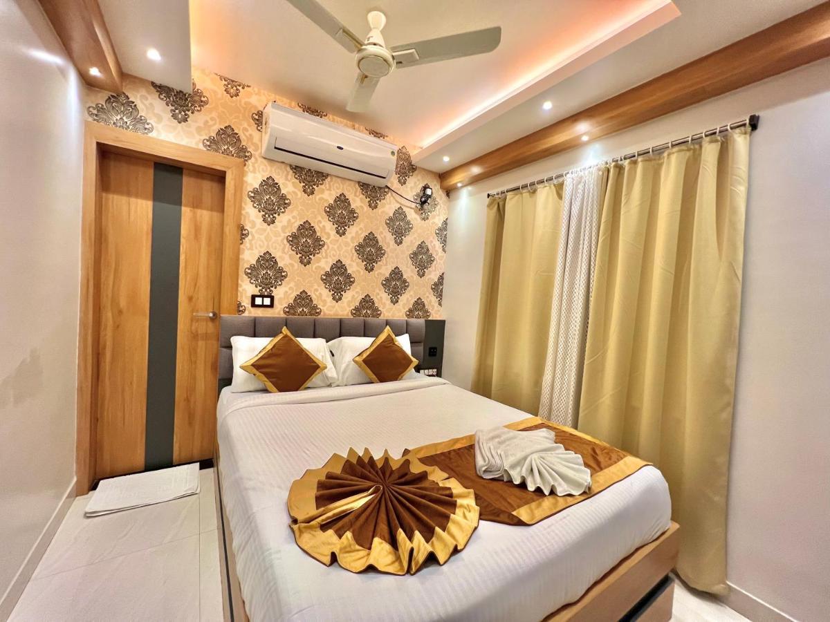 Hotel The Magnum à Deoghar Extérieur photo