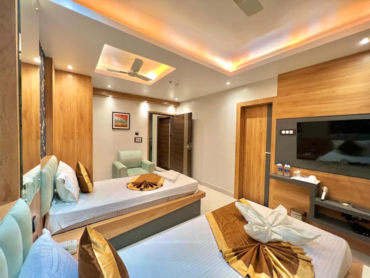 Hotel The Magnum à Deoghar Extérieur photo